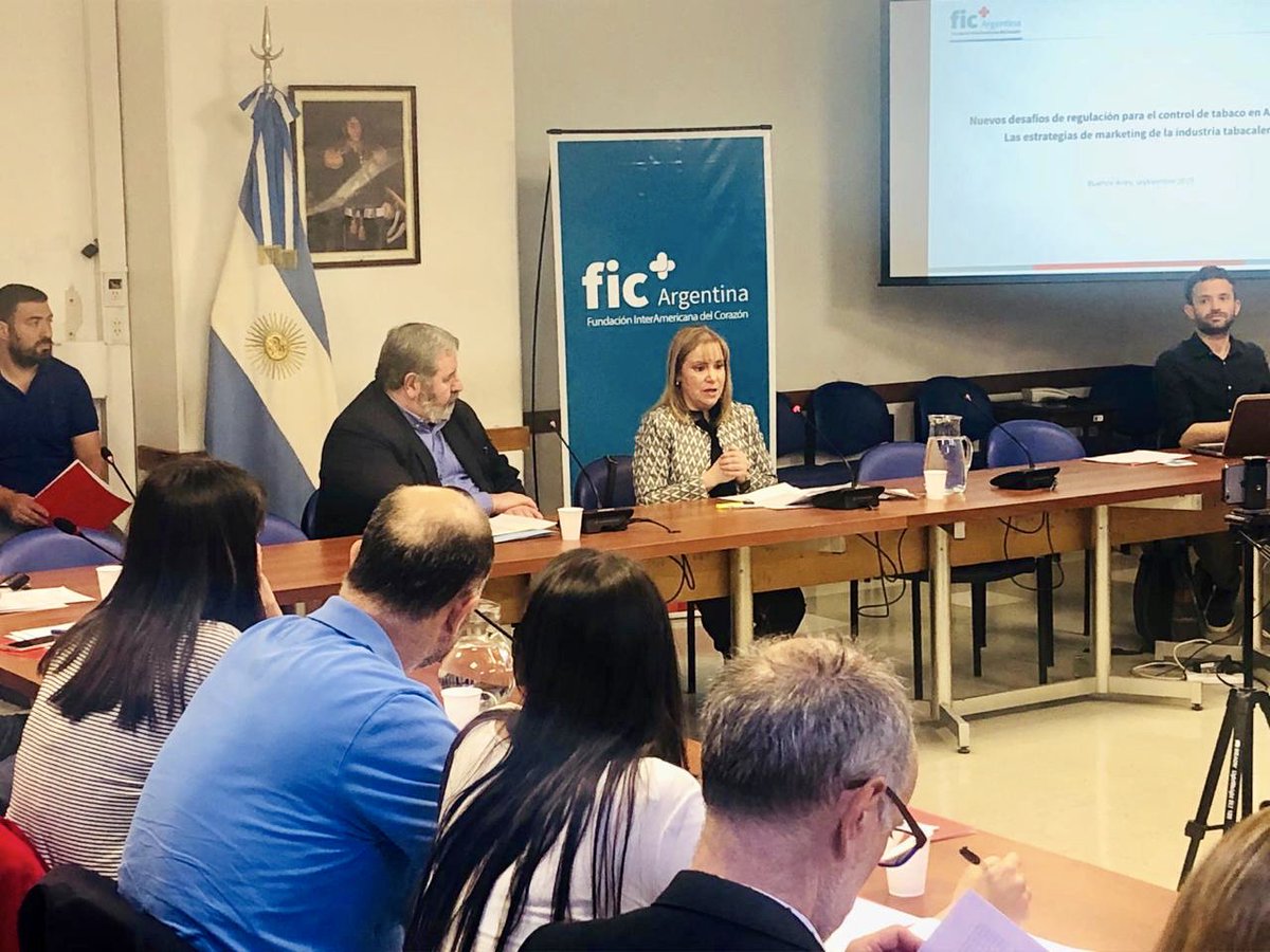 Participando del Diálogo multisectorial “Nuevos desafíos para el control de tabaco” organizado por <a href="/ficargentina/">FIC Argentina</a>