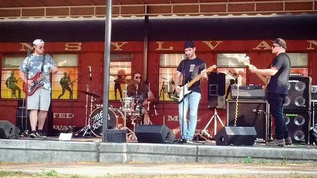 benressler's tweet photo. Silver Screen at the Cre814 Fest last weekend in Altoona. 📸: Jim Price https://t.co/y2sOrMkJrm https://t.co/DywK6YgNIO