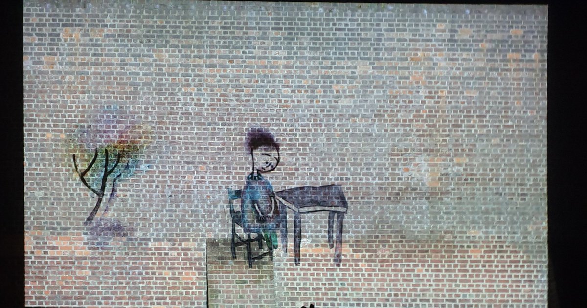 humajehan's tweet photo. Gorgeous animated story projected tonight by Linda Newcombe in Chestnut Walk tonight. #RTF2019 #ArtAfterDark https://t.co/WFb0j9a1xe