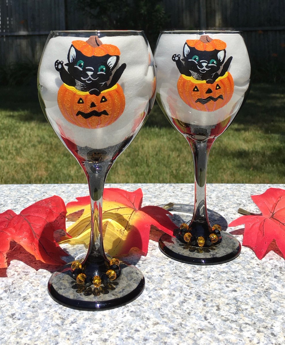 ipaintitpretty's tweet photo. Halloween wine glasses https://t.co/K5ugYScdpC #halloween #halloweenglasses #blackcatglasses #halloweenwineglasses #halloweenglasssware #halloweenlovergift #giftsforher #pumpkinglasses #jackolanterns https://t.co/lq6Nw7aoAh