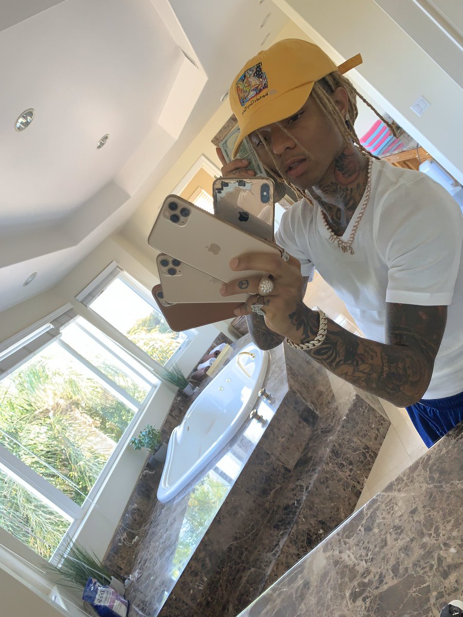 SwaeLee's tweet photo. But you know which one is my fav💕🧱 https://t.co/luQQzFN2Si