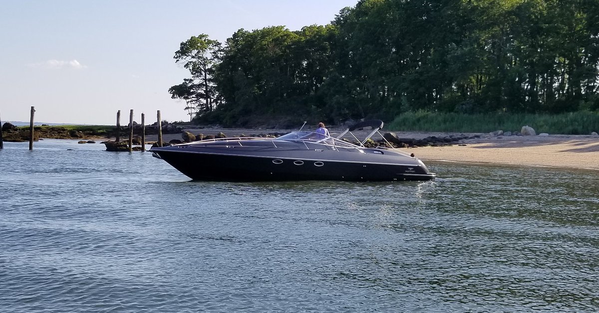 Hunton Yachts tweet media