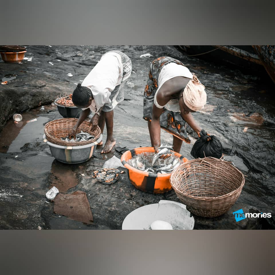 TommyFr32826305's tweet photo. #pan house production was at #Funkia beach (one of Sierra Leone's economic booster beaches), sharing the love with our people who believe in the struggle rather than the "grumble" on that side.
#freetown sl
#funkia mina
#php media https://t.co/DKJf7t9Bic