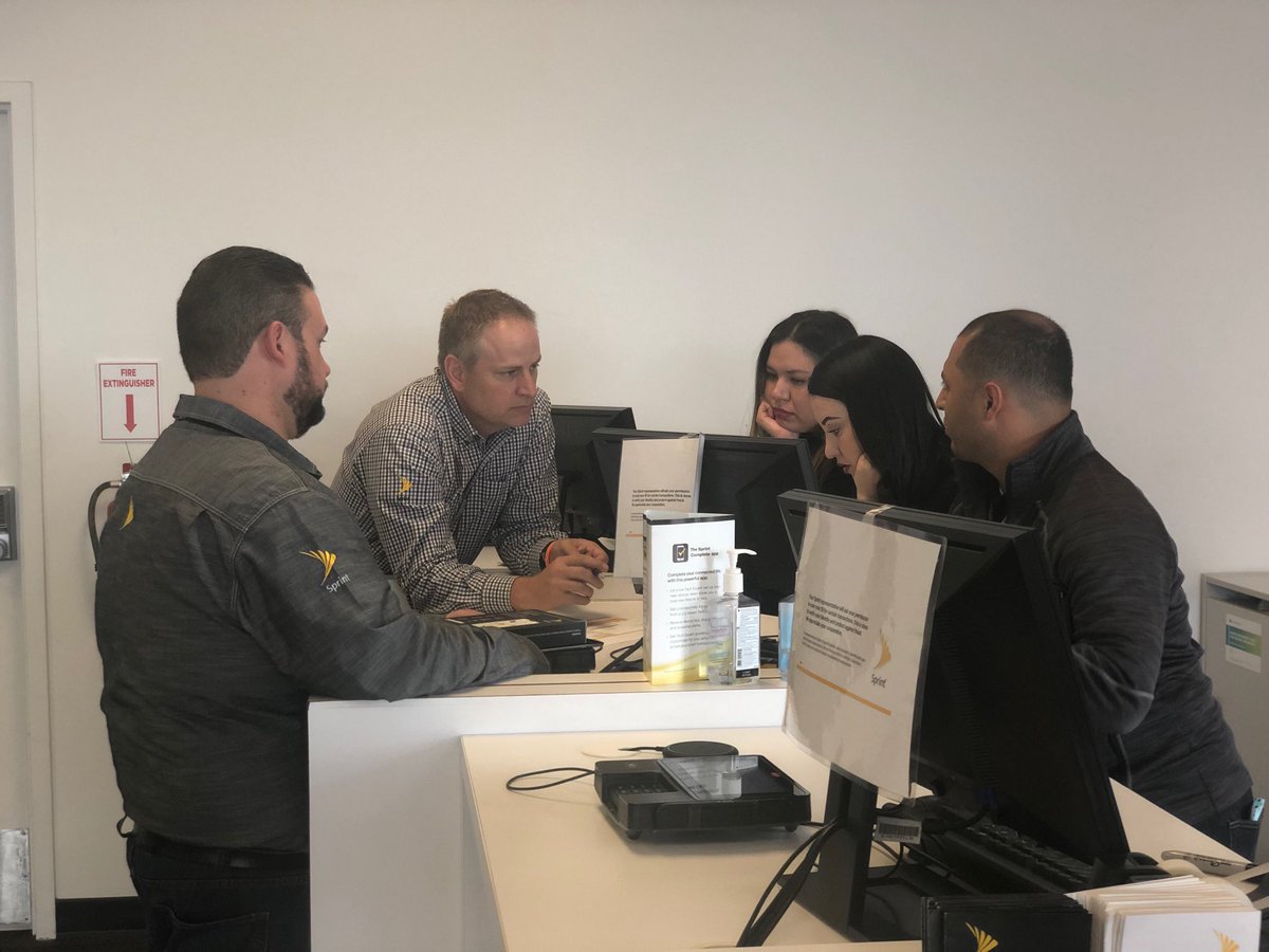 RP John Stevens teaching graduate level class in building the perfect quote sheet to our Laredo team! ⁦@SprintSouth⁩