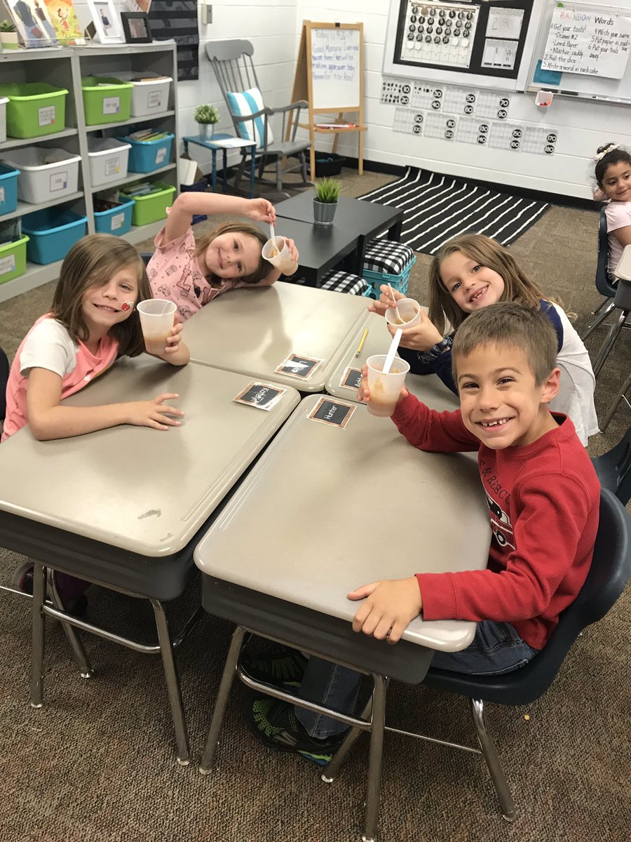 dclingingsmith1's tweet image. Today friends learned how to write and follow a recipe that resulted in some very tasty applesauce!!! 🍎#cookingintheclassroom #applescience #fabulousfirsties #enjoytheview #viewourstory @VV_Voyagers