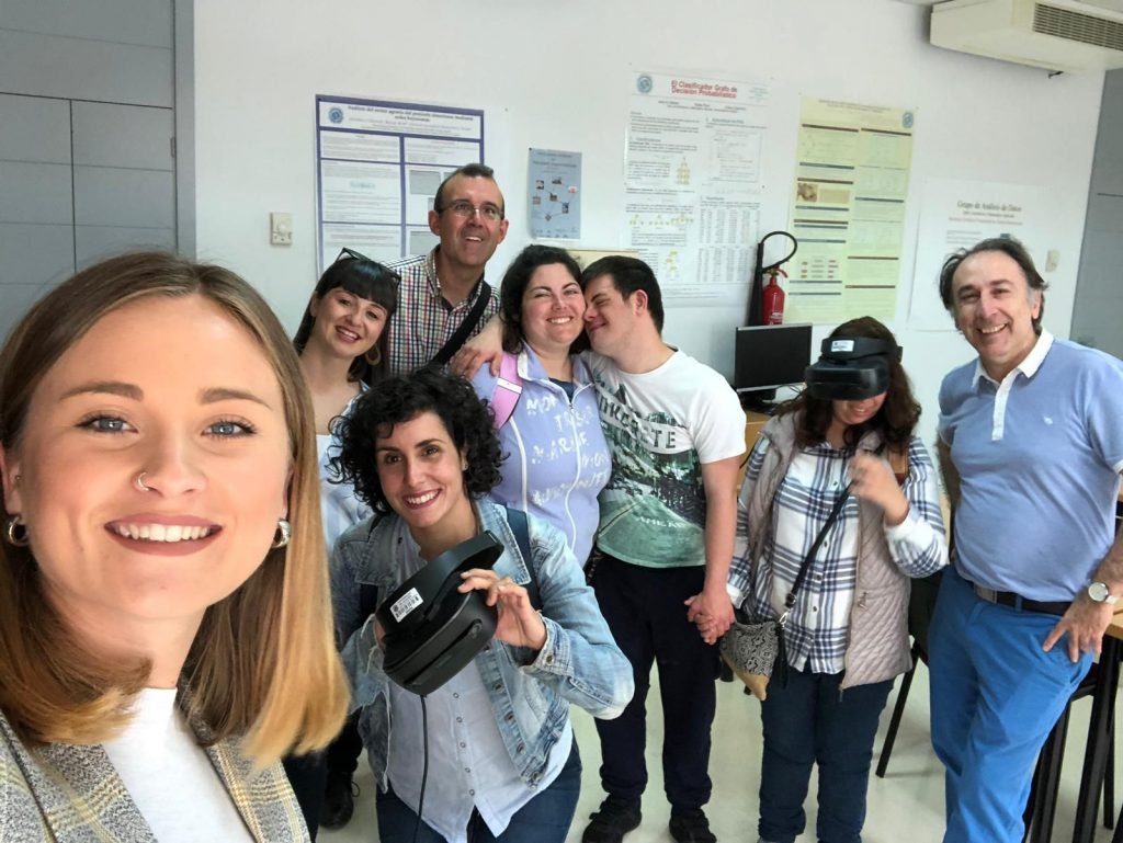 <a href="/A_Toda_Vela/">A Toda Vela</a> <a href="/ualmeria/">Universidad de Almería</a>  #nightSpain #Almeria Mañana presentamos el proyecto Transfiere UAL #NeotrieVR adaptado a personas con #diversidadFuncional,  

…osinvestigadores.fundaciondescubre.es/actividades/ne… #RealidadVirtual  #discapacidad #SeriousGame #psicologia