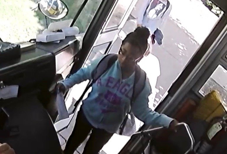 WWCSD's tweet image. MISSING 
Jada Lee Knaff,17, black female   
Mentally disabled 
5'0" tall and 140 pounds. 
Wearing mint green sweatshirt, white shirt, black pants, braided hair, pink glasses with hearts. 
Gray backpack.
Last seen near Wayne Memorial High School in Wayne. Wayne PD 734-721-1414.