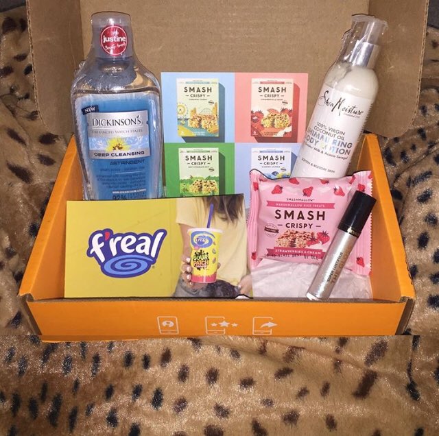 alissa_denae's tweet photo. Yay! Thank you so much @influenster for sending me the #FreshForCampusVoxBox with amazing complimentary goodies tailored to me! Iβm so excited to try these babies out π₯° #dickinsonswitchhazel #ShineOnWithShea #SNACKPADE #TheGloss #FrealSPKWatermelon #complimentary https://t.co/NP42c3eCmc