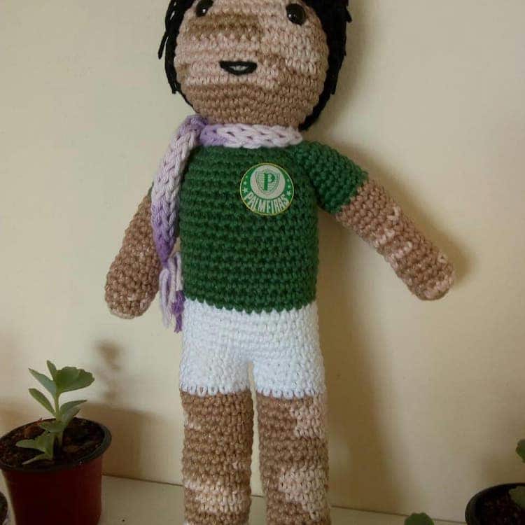 mymodernmet's tweet photo. Grandpa with vitiligo crochets dolls with same skin condition to give kids self-esteem. https://t.co/Svx8TBekNN https://t.co/RCqZMZFtnQ