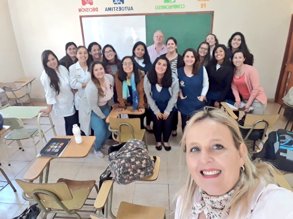 mariluleverberg's tweet photo. Siempre atendiendo a los colegas!!! Charlas informativas a futuros docentes! #ISFD #DepartamentoAlem
@udpm_misiones @ADOMIS_Misiones @daluzmarlene @KuschelMilca @mariedaluz1 #Pinino https://t.co/KZLif6czPj