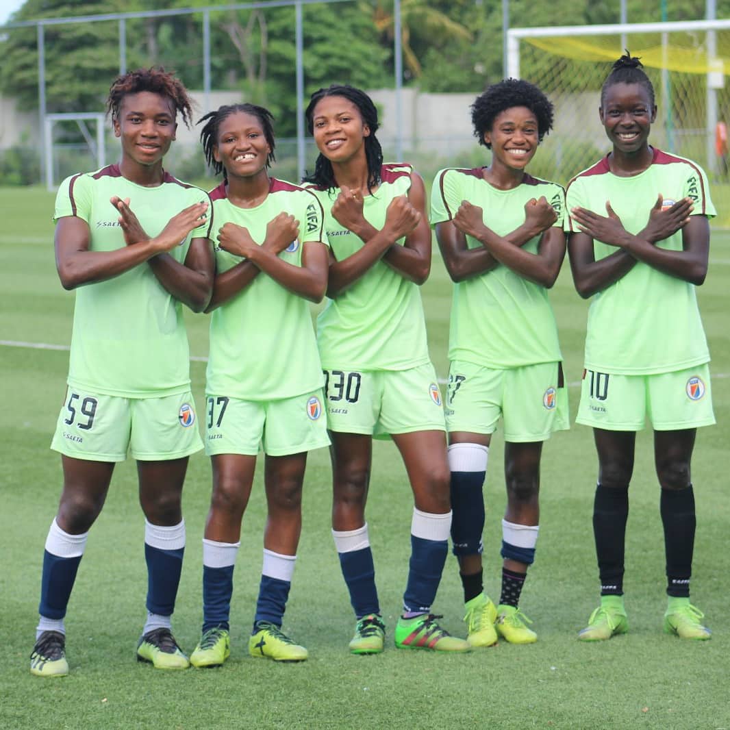 fhfhaiti's tweet photo. Imaj SELESKSYON NASYONAL SENIOR fi nou an nan yon seyans ANTRENNMAN🙌🏾 Nou pral nan Match MEDAM Yo🙌🏾 #3OKTÒB #STADESYLVIOCATOR #7HPM #TiPanouYo #EliminatoiresJeuxOlympiques #TOKYO2020 #HAITISouToutTeren #FHF2019 #kiteBoullaWoule⚽🇭🇹 https://t.co/GCNkKutl2X