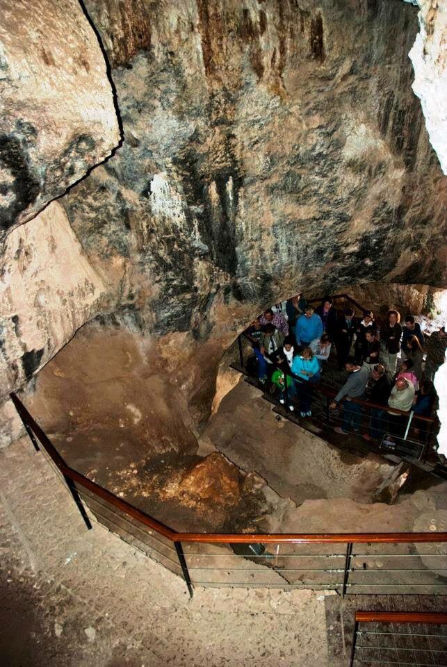 Este viernes 27 se celebra el Día Mundial del Turismo y además se acerca el último finde de septiembre, por lo que es el momento de preparar una nueva aventura.

Os esperamos en la #CuevalaSerreta #Cieza para realizar nuestra visita guiada, siempre con guías oficiales de turismo.