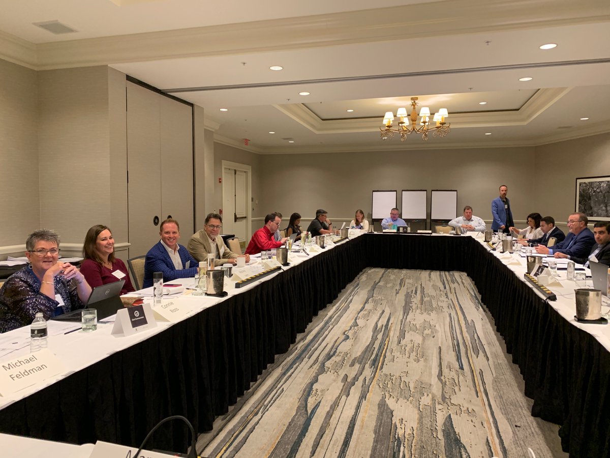 BeaconFogHorn's tweet photo. The markers are out and ideas are flowing!
#BeaconRoundtable #DigitalTransformation
#fintech #advisors #investors #wealthtech #finserv #regtech #brokerdealer #bds #rias #RIA #VennTime https://t.co/4FI2jeeu8W