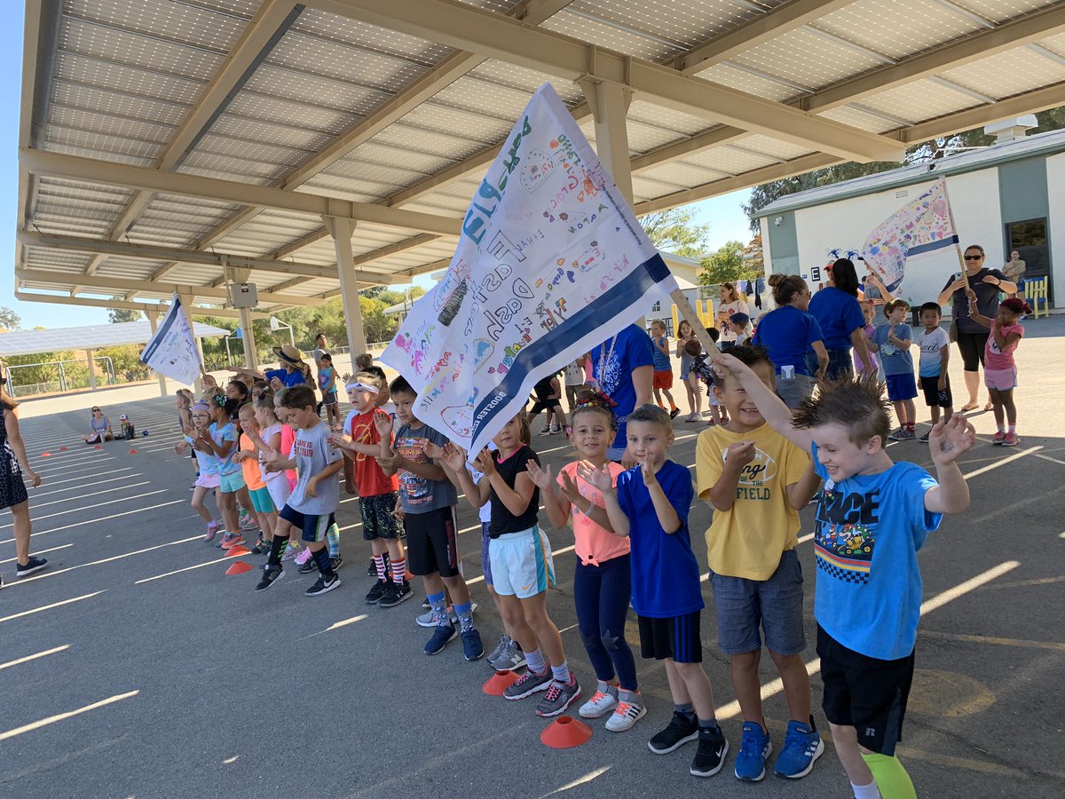 TK/Kinder and First graders enjoyed running with their friends and earning $ for our school.  Can we reach our goal of $35,000??  #proud2beprincipalKeck <a href="/VikingPridePH/">Valhalla Elementary</a>