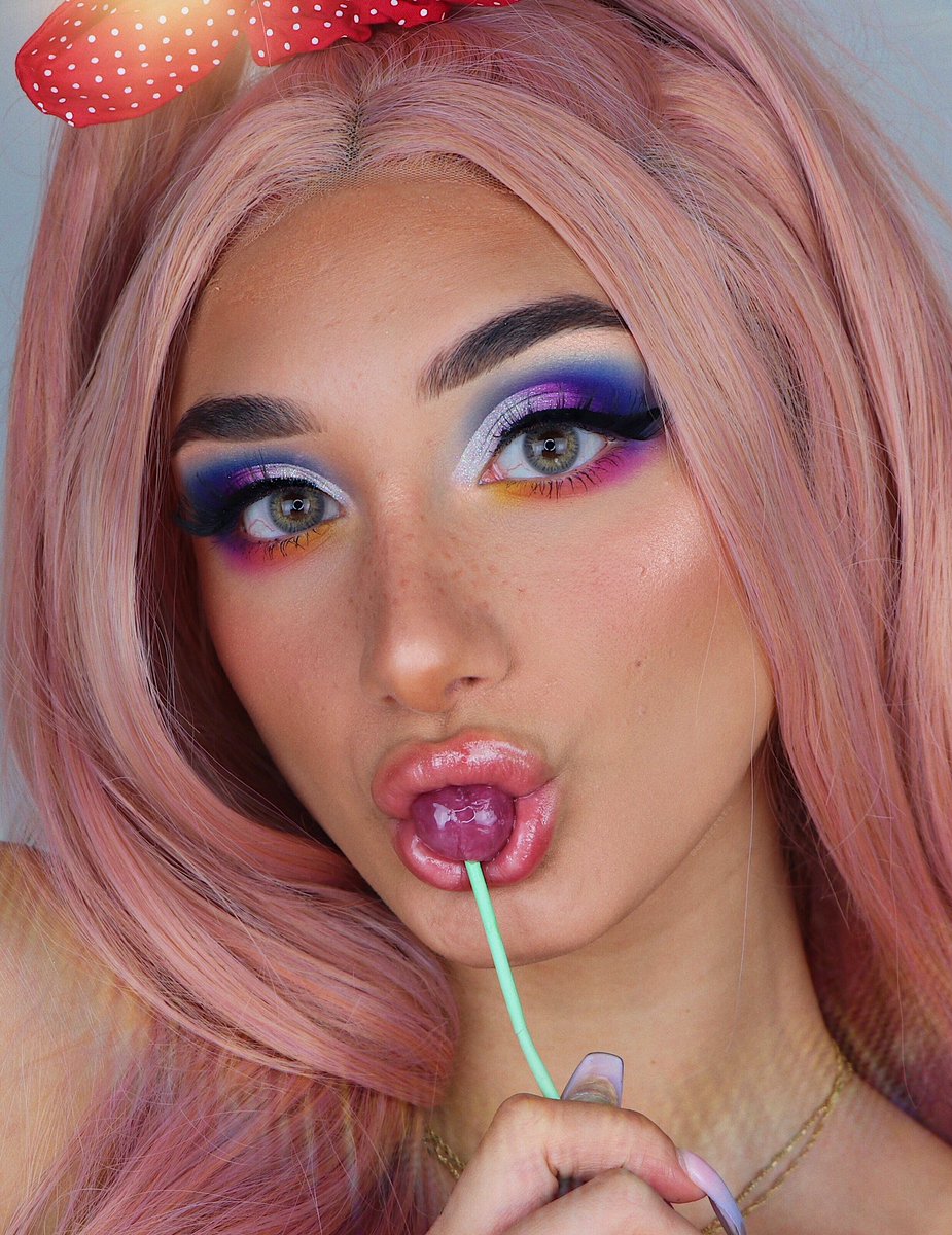 omfgreta's tweet photo. it’s flopping on ig already so let me try over here 💪🏼 using @ABHcosmetics @norvina1 Vol.2 palette, Flower Child Glitters and #AbhPrimer https://t.co/M72EAaSenB