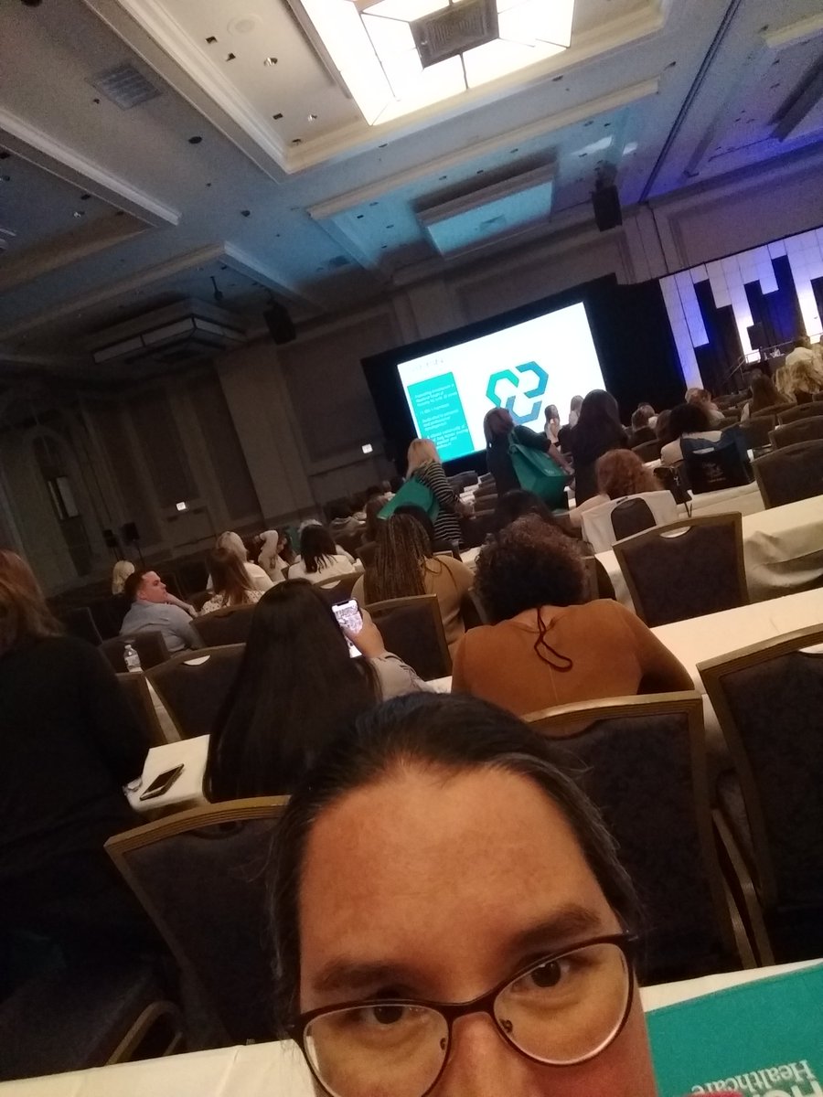 monkaha42's tweet photo. #eyesupselfie convention style. #AMSN19 https://t.co/KRPFmisOPo