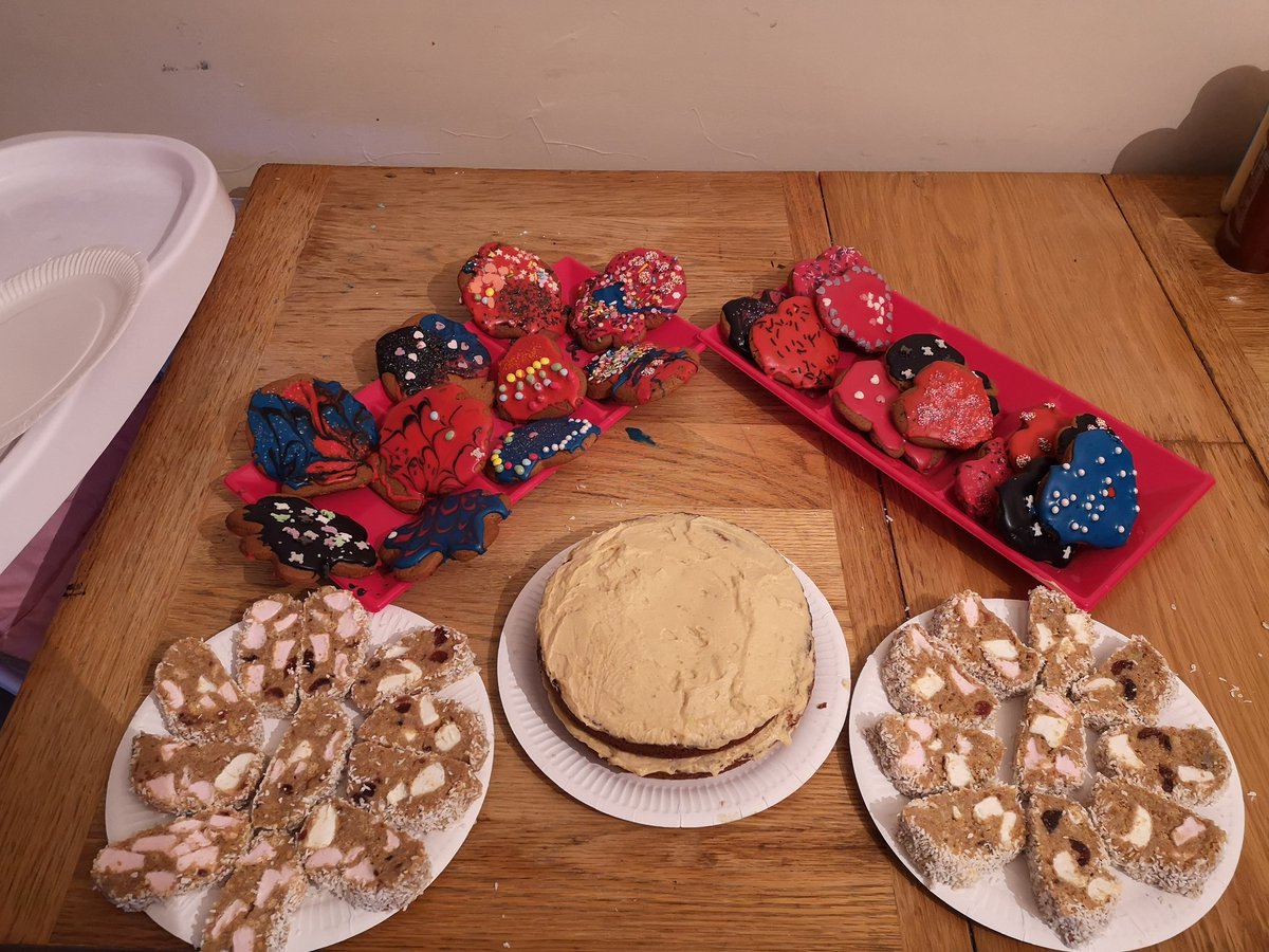 Kids having fun with icing and sprinkles! cakes and biscuits all ready for #macmillancoffeemorning tomorrow @MrsBellatMoray <a href="/RudiGold4/">Miss Gold</a>