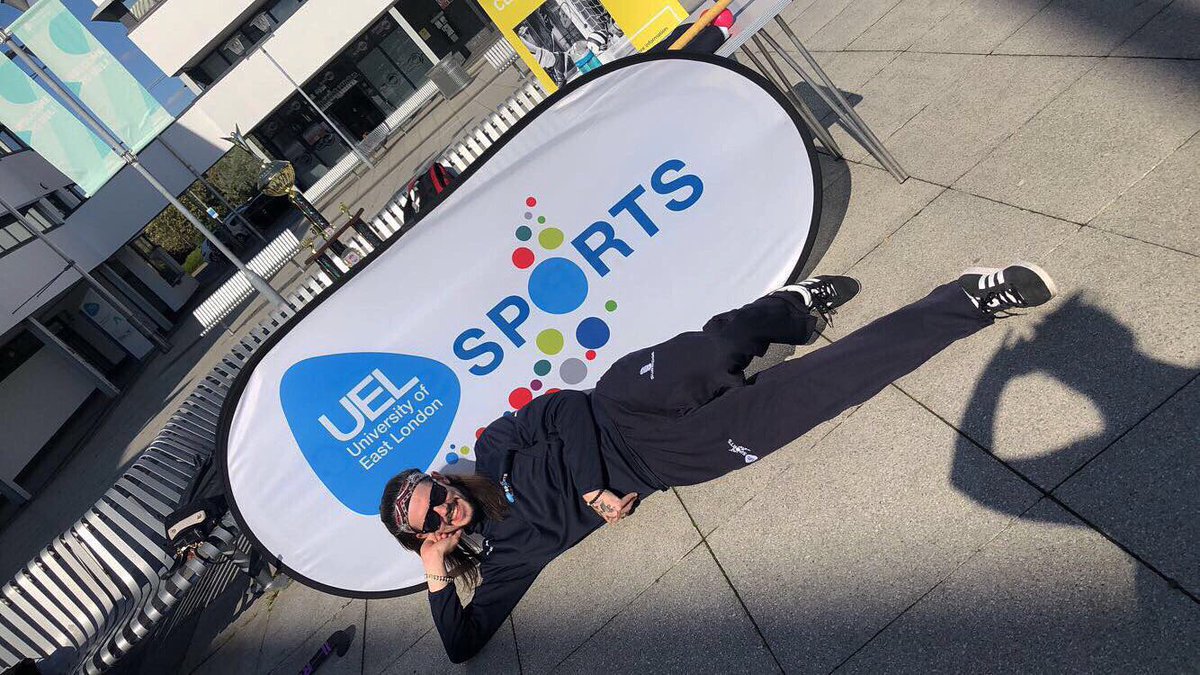 Grant1Shepherd's tweet image. It’s been hard to see my friends who’re still at uni recruiting for their respectable sports clubs this week. Feels like only yesterday I was part of that group handing out leaflets and pressuring people to sign up to Hockey 😂 #Freshers #freshersfair #freshers2k19🔥 #university