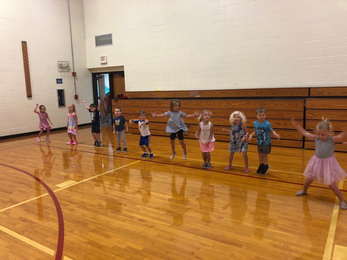 DunlapsKnights's tweet photo. EXERCISING for words that being with the letter E today! I love our weekly gross motor letter connections 🏃‍♀️ 🏃 https://t.co/vPTBzfpNxy
