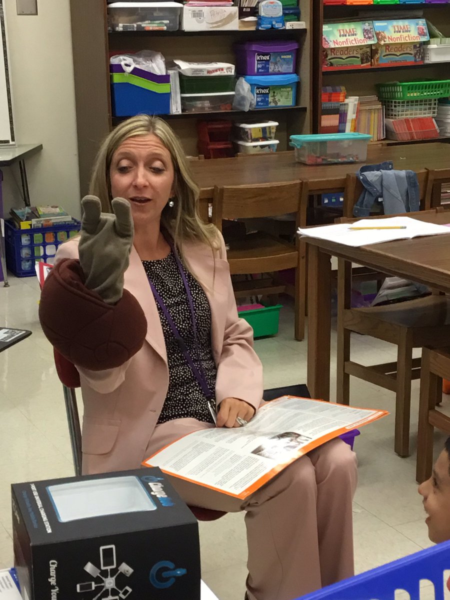 misspetrilla's tweet photo. We are very lucky to have social worker, Mrs. Thomas,  o me into our classroom to teach us social and emotional skills/strategies using the @2ndStepProgram https://t.co/VZEbqb6Vqw