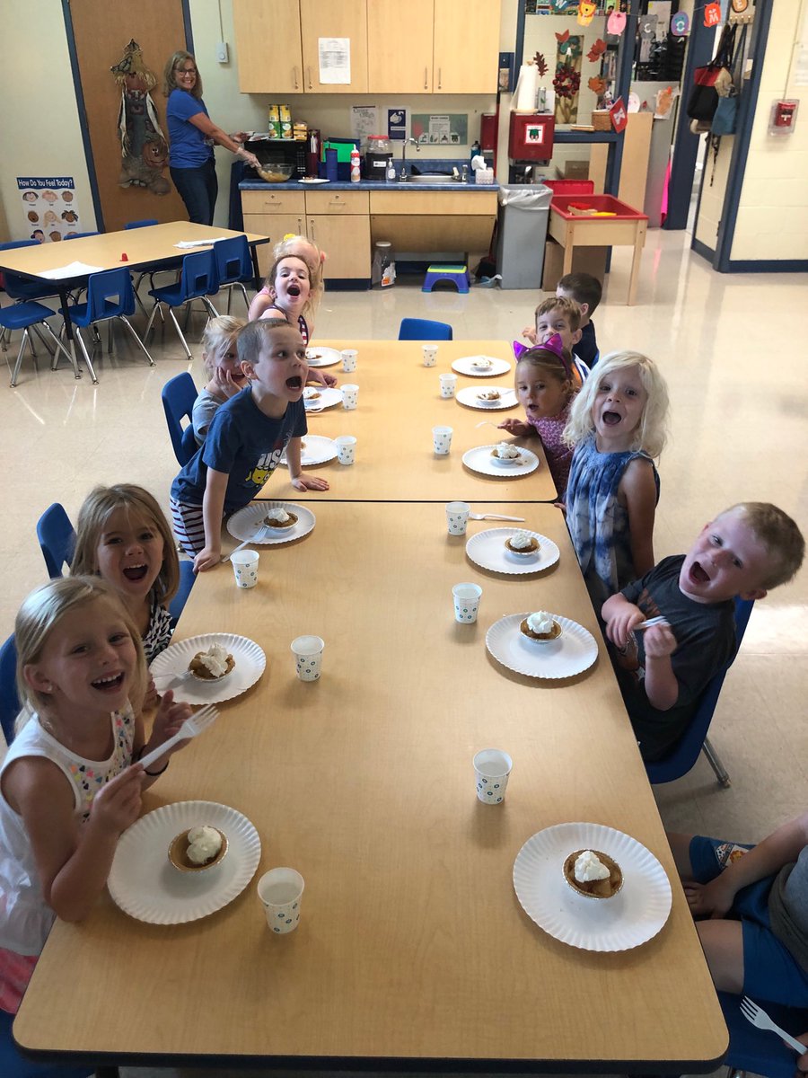 DunlapsKnights's tweet photo. To wrap up our apple unit, we read Apple Pie Tree and then followed a recipe to make our very own apple pies ! 🥧 🍎 😋 https://t.co/lqnEbcuw9T