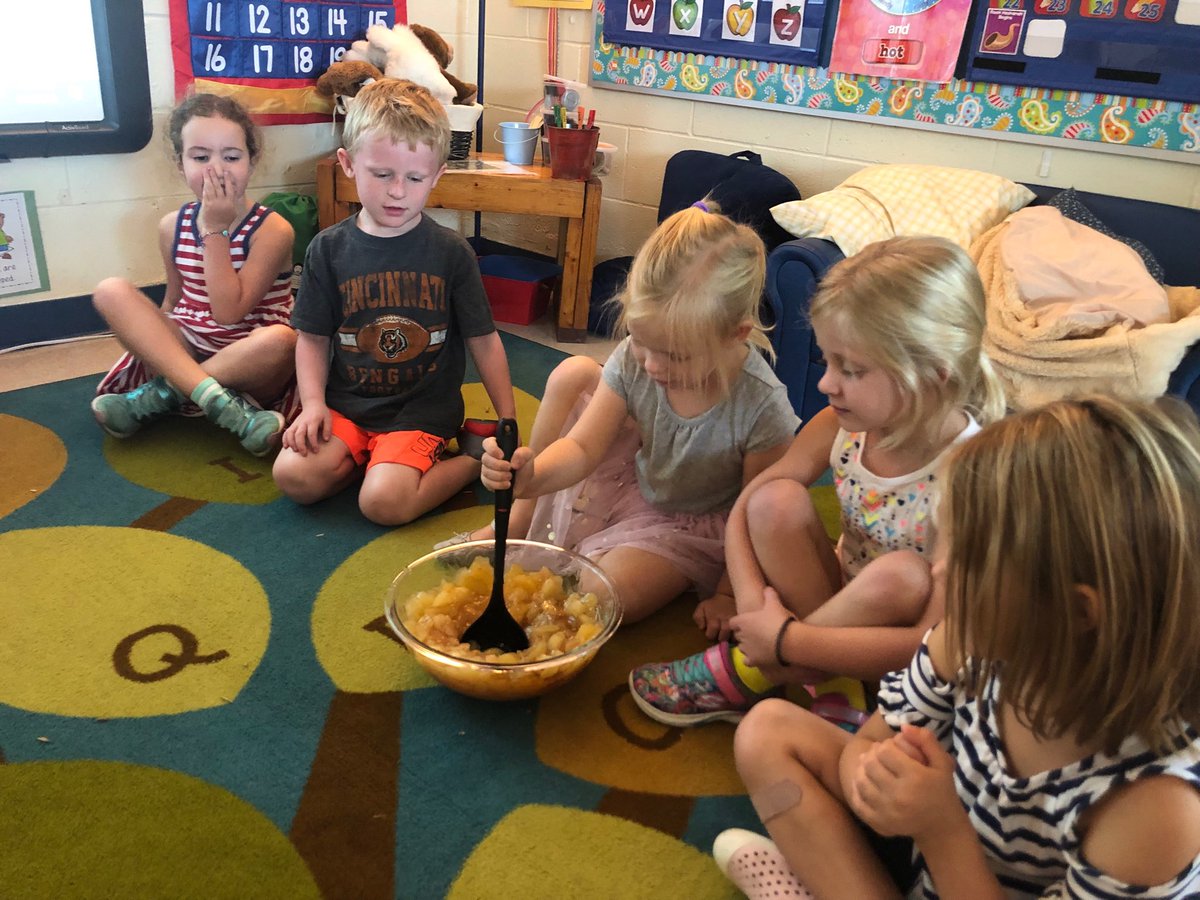 DunlapsKnights's tweet photo. To wrap up our apple unit, we read Apple Pie Tree and then followed a recipe to make our very own apple pies ! 🥧 🍎 😋 https://t.co/lqnEbcuw9T