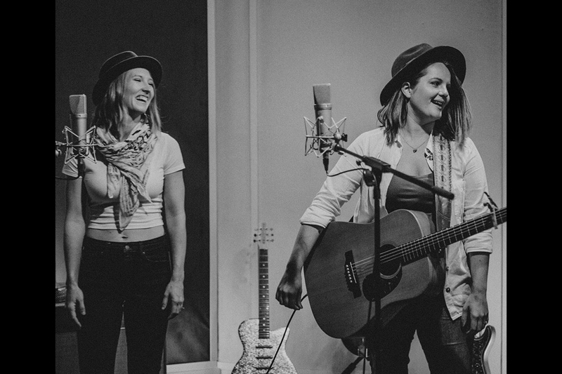 TONIGHT <a href="/OldFoxTheBand/">Old Fox</a> with special guests Courtney Lynn &amp; Quinn at the <a href="/VisuliteTheatre/">Visulite Theatre</a>!
7:00 doors | 8:00 show | $8
visulite.com/showDetails.cf…