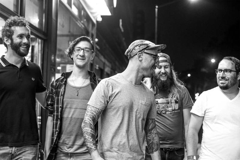 VisuliteTheatre's tweet photo. TONIGHT @OldFoxTheBand with special guests Courtney Lynn &amp; Quinn at the @VisuliteTheatre!
7:00 doors | 8:00 show | $8
https://t.co/S5yzkyMjDe https://t.co/xFr64QHWbC