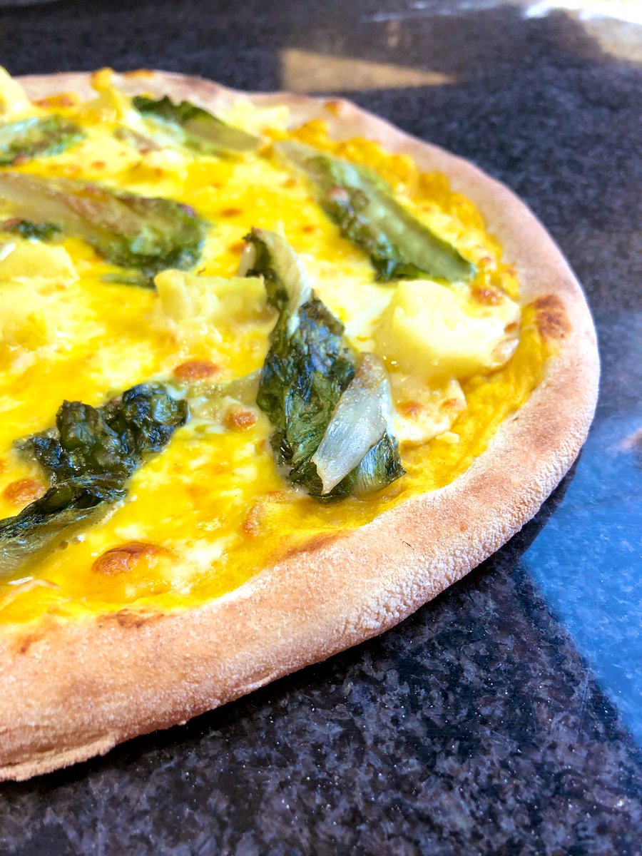 EBombardini's tweet photo. Non esiste autunno senza zucca! #zucca #Halloween #pizzeriale4stagioni #scarola #patate https://t.co/QZlaNYbBBS