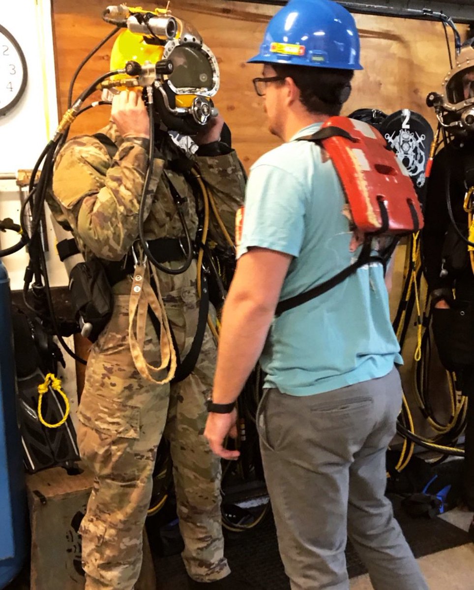 DiversInstitute's tweet photo. Class 107-19 getting ready to complete an offshore project. #diversinstitute #ditstudents #diveschool #tradeschool #offshore #seattle #adventure #LakeUnion #PNW #VeteranOwnedandOperated #newcaree @porter_thork https://t.co/M3lAdVXj4x