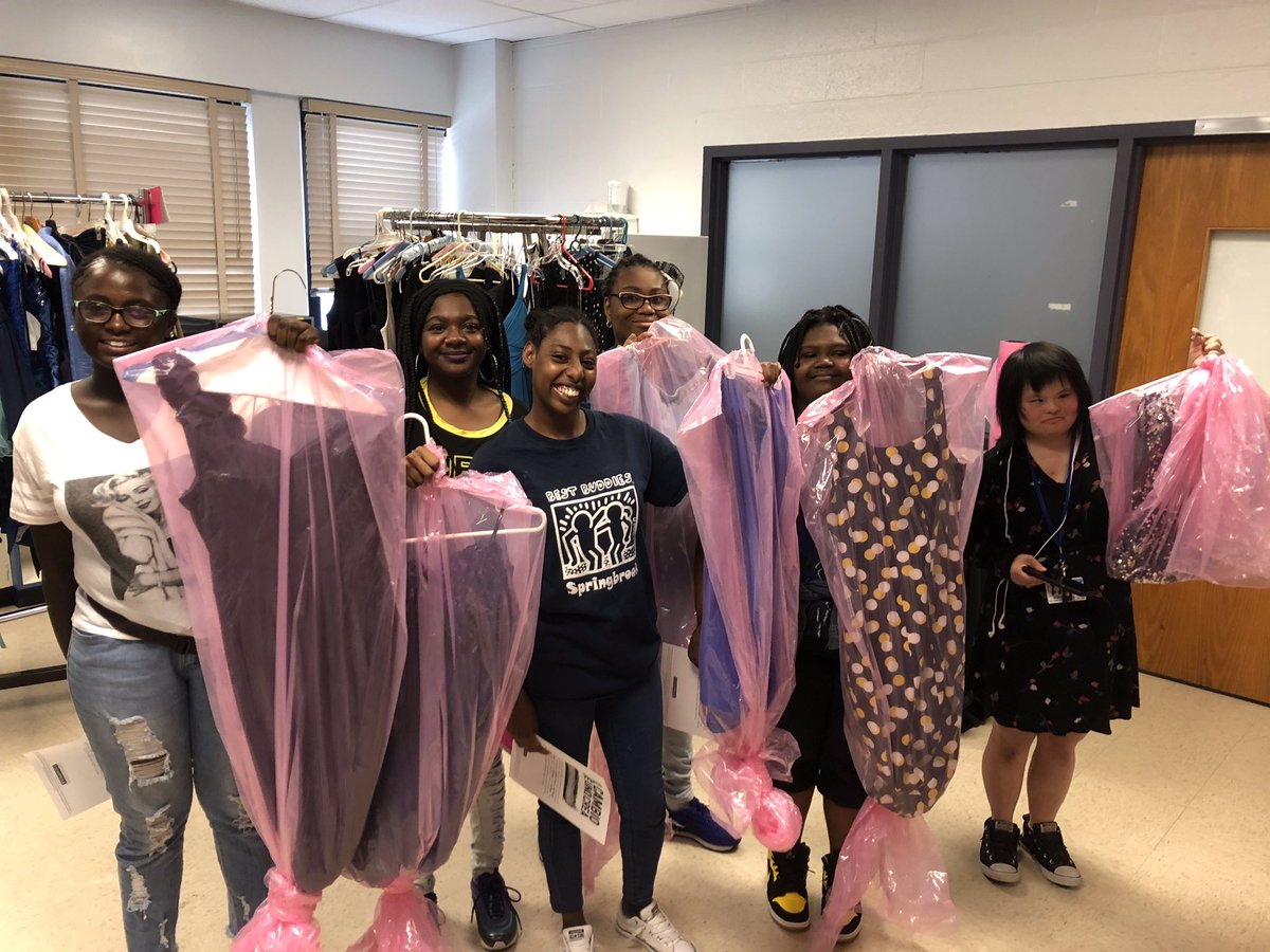 DILministries's tweet photo. Lots of smiles today at @Springbrook_HS as girls go home with their FREE homecoming dress! These ladies are priceless. Missed us during lunch? Stop by G-Hall teachers' lounge after school till 3:30! @BlueprintPress @SpringbrookSGA #dressedinlove2019 https://t.co/tnfTin8bmh
