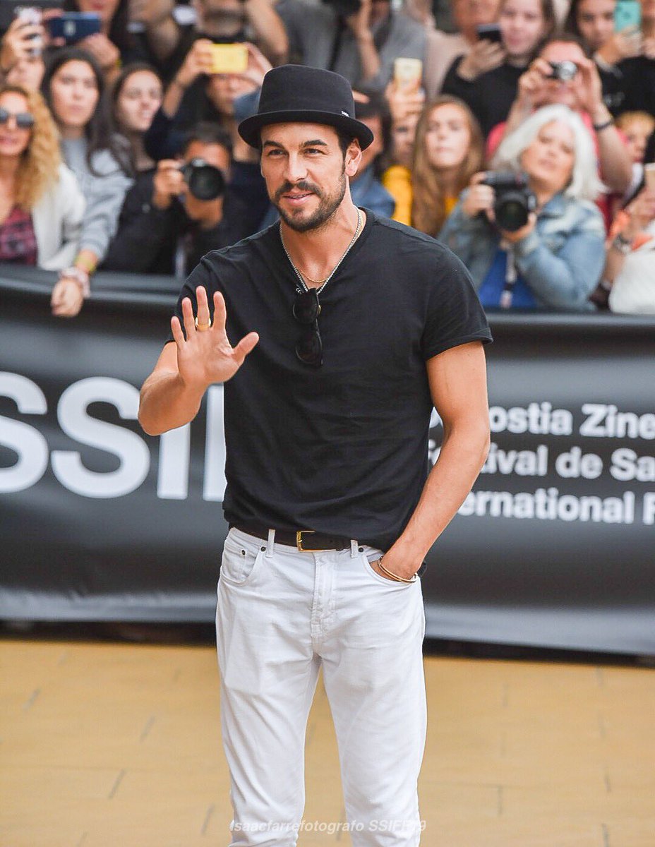 isaacfotografia's tweet photo. Llegó el terremoto @mario_casas_  al @hotelmariacrist desatando una auténtica locura! 🎬🎬🎬🎬🎬🎬🎬 #67SSIFF @sansebastianfes 
📸@isaacfotografia https://t.co/AILq9Ka6Tb