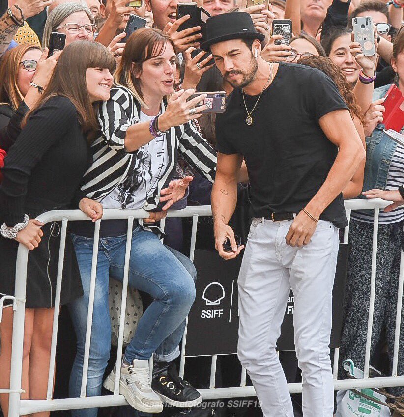 isaacfotografia's tweet photo. Llegó el terremoto @mario_casas_  al @hotelmariacrist desatando una auténtica locura! 🎬🎬🎬🎬🎬🎬🎬 #67SSIFF @sansebastianfes 
📸@isaacfotografia https://t.co/AILq9Ka6Tb