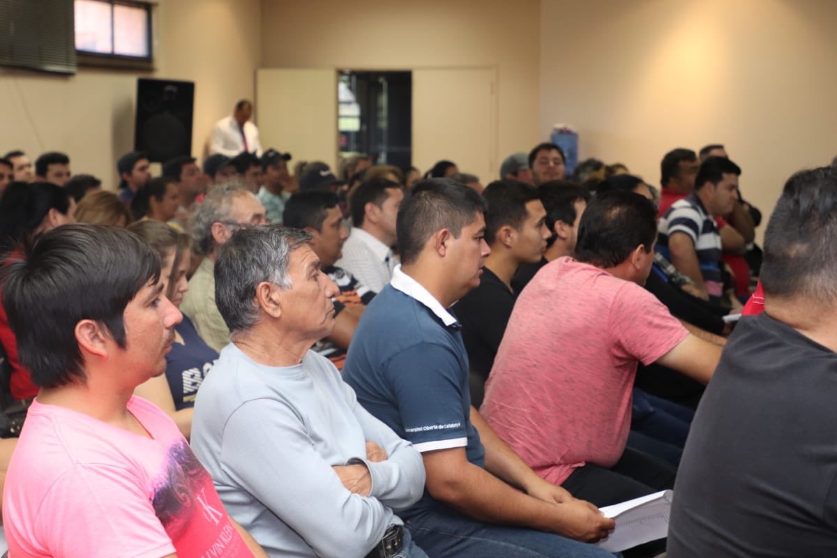 MIC_PY's tweet photo. 📌Representantes del MIC, @aduanapy @magparaguay @SENAVEParaguay @SENACSA #INAN, #DNVS @INCParaguay se reunieron con el fin de plantear soluciones que puedan ser dadas por cada una de ellas ante las necesidades de los importadores menores de Puerto Falcón e Itá Enramada 🙌🇵🇾 https://t.co/YcjxlUoeVE