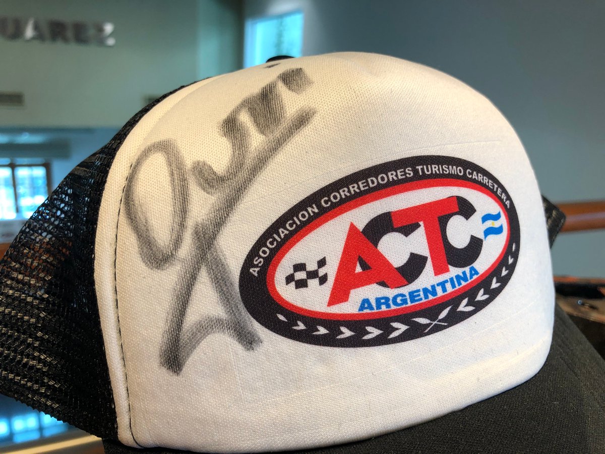 actcargentina's tweet photo. 👉¡No tenemos una, sino dos gorras firmadas por el @GuriOmar1 para sortear!🎉😱

¿Cómo ganarla?🤔

1) Seguirnos
2) Hacer RT
3) Arrobar a dos amigos
4) 🤞 https://t.co/1l8KihWW9W