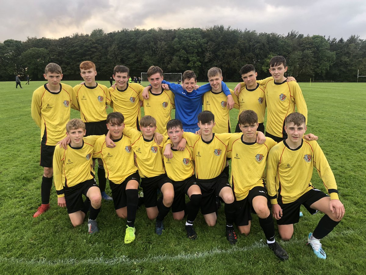 QAHS_PE's tweet photo. ⚽️💛❤️📸 

#standardsnowset 
#setthebarhigh 
#schoolfootball 
#privilegenotentitlement https://t.co/HkpsCydzH9