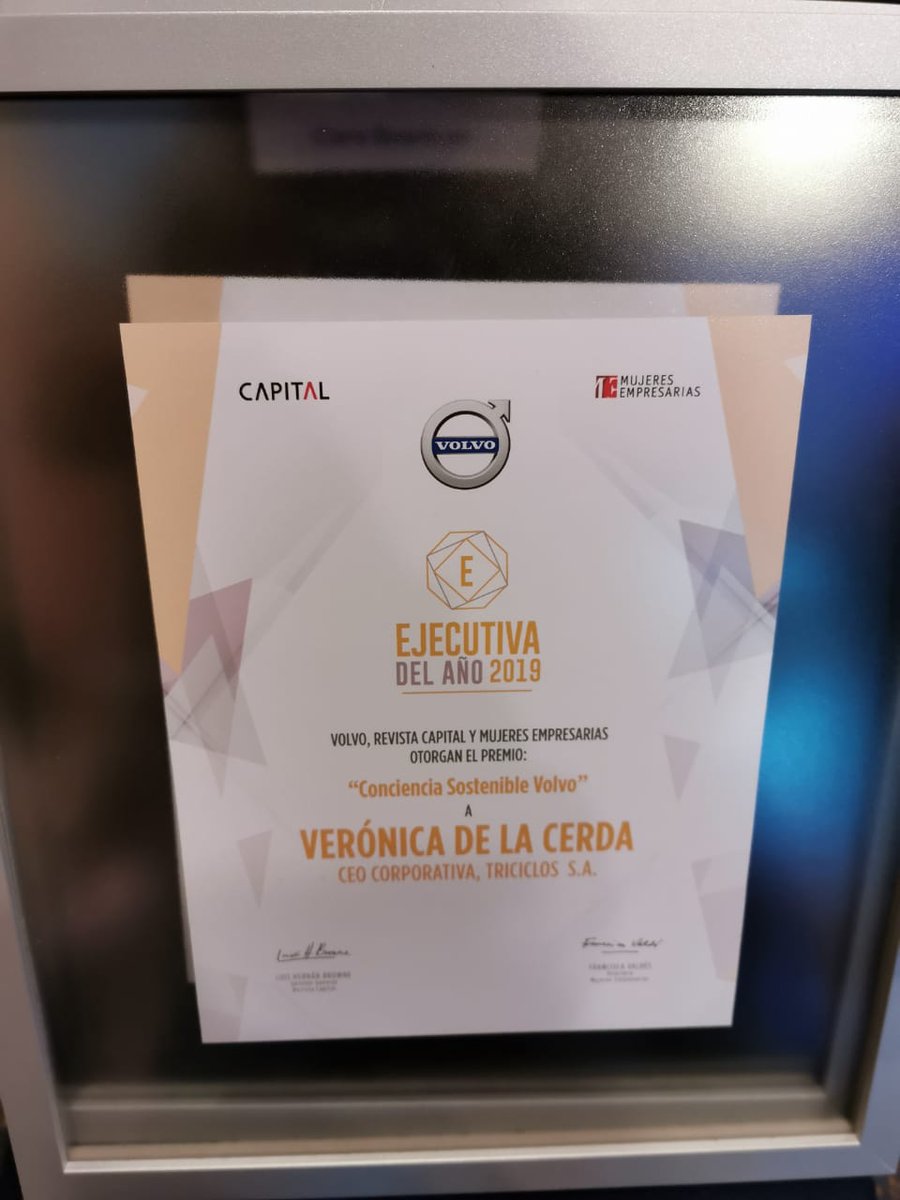 Estamos felices con el reconocimiento "Conciencia Sostenible" entregado por <a href="/VolvoCarCL/">Volvo Car Chile</a> a nuestra #CEO @verogubler 👏👏 

Felicitamos a las demás nominadas y a la ganadora del #PremioEjecutiva2019 Sandra Guazzotti de <a href="/OracleLatam/">Oracle Latinoamérica</a> 👏
