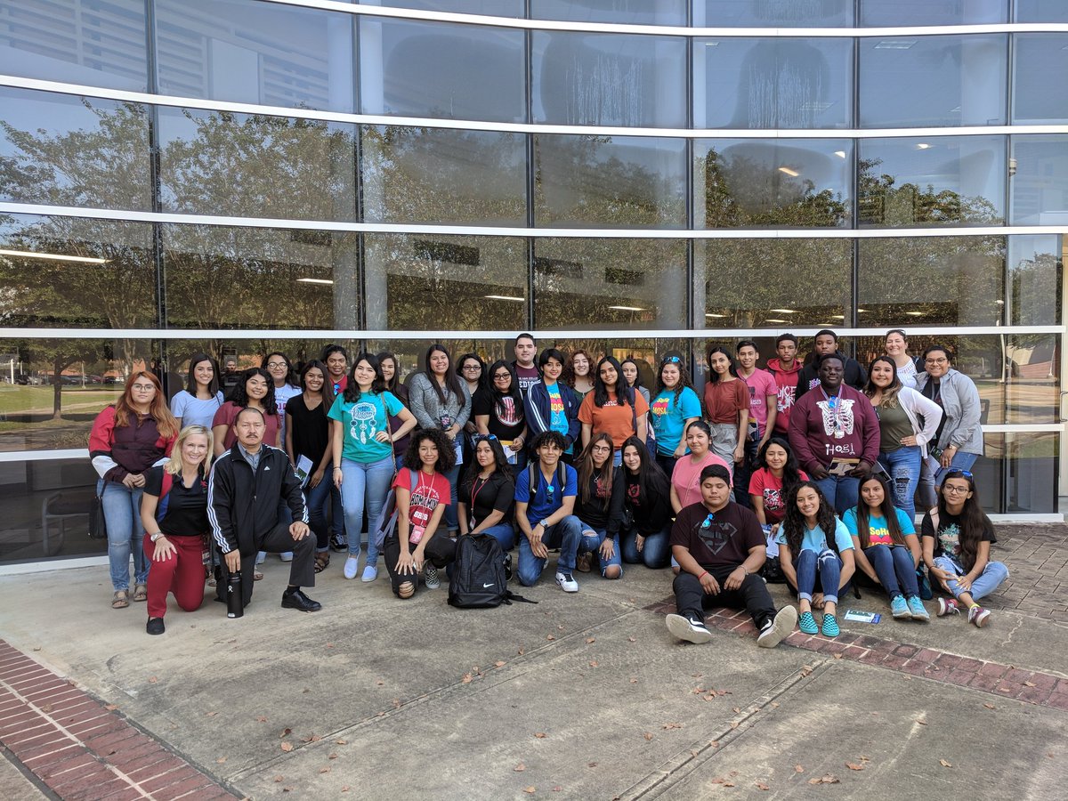 hosa_south's tweet photo. The Health Science Seniors got to visit and tour the health science building at San Jacinto College. They also got to experience some hands on activities like intubation and percussion. @CteShhs @PasadenaCTE @JBJohnson810 https://t.co/Zd7Xn9WCxF