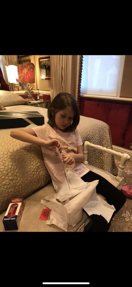 ForLyrah's tweet photo. A few pics of Lyrah when she went to see George Ezra, topped off with an overnight stay in a princess suite 💛 https://t.co/vfV8KiPVXx