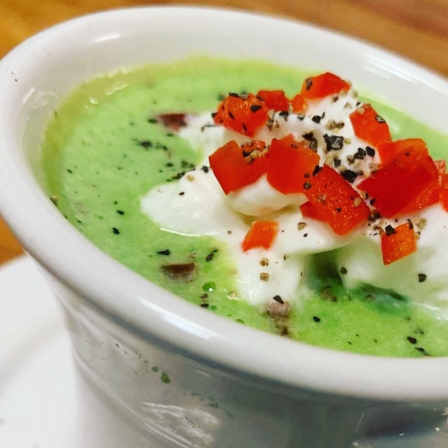 English Pea Cappuccino anyone? 

#gourmetchef #thursdayvibes #yum
