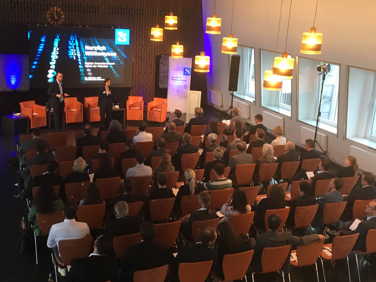 TKinNI's tweet photo. Volles Haus, interessierte Gäste, jede Menge Innovationen+Visionen f. eine #digital gut aufgestellte gesundheitl Zukunft in #Niedersachsen ⁦@NdsLandesReg⁩ #CarolaReimann ⁦@KaiFlorysiak⁩ ⁦@offis⁩ ⁦@UniOldenburg⁩ ⁦@unibielefeld⁩ ⁦@Unter_3⁩ ⁦ https://t.co/oyiOjWqBfJ