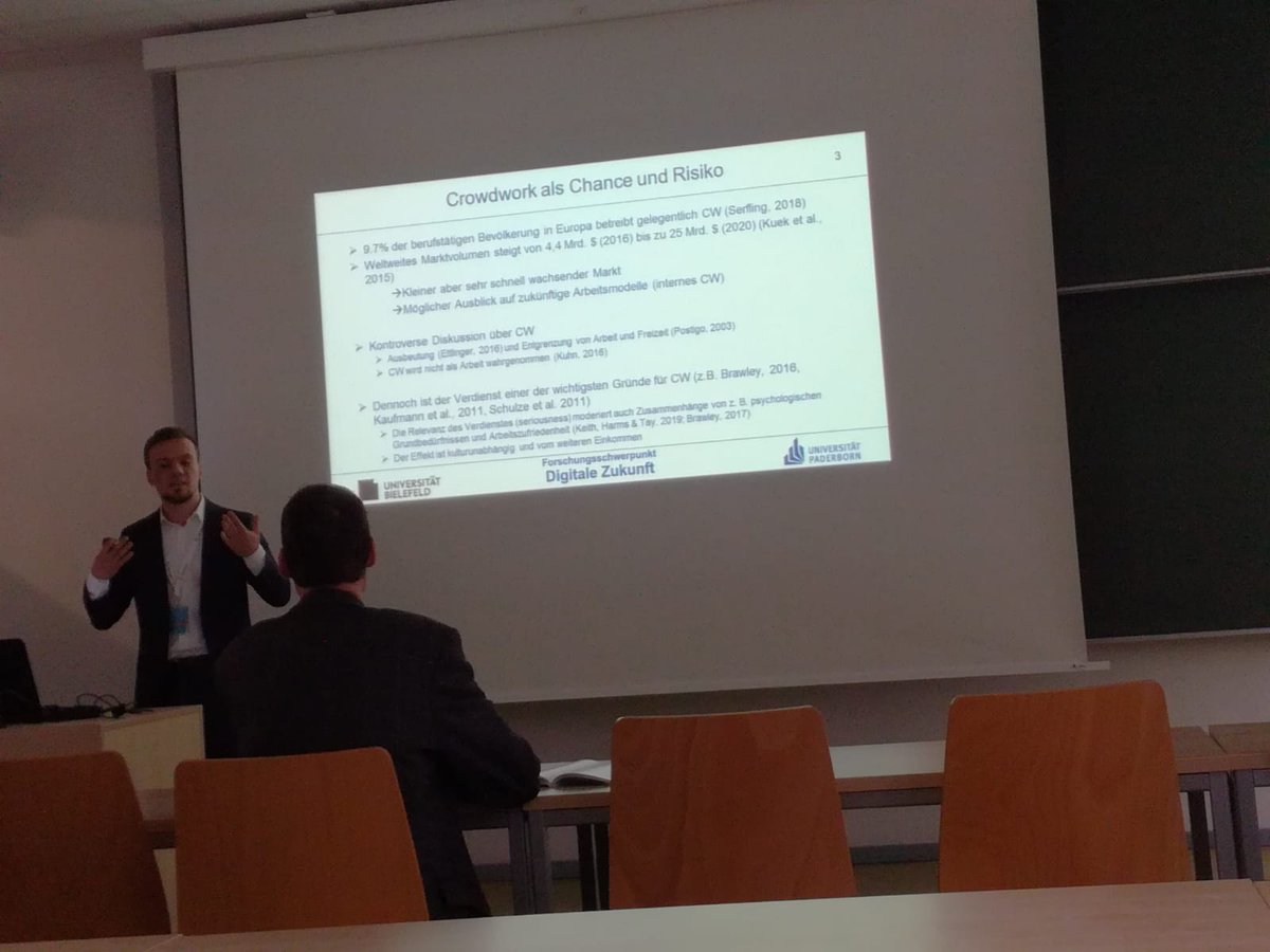 On risks and chances of #crowdwork as a new work form! Do crowdworkers show more somatic symptoms than the general population? Julian enlighted us! 
#AOW2019 #gigeconomy #work #IOpsych #futureofwork <a href="/bi_aopsych/">bi_aopsych</a> <a href="/tuBraunschweig/">TU Braunschweig</a>