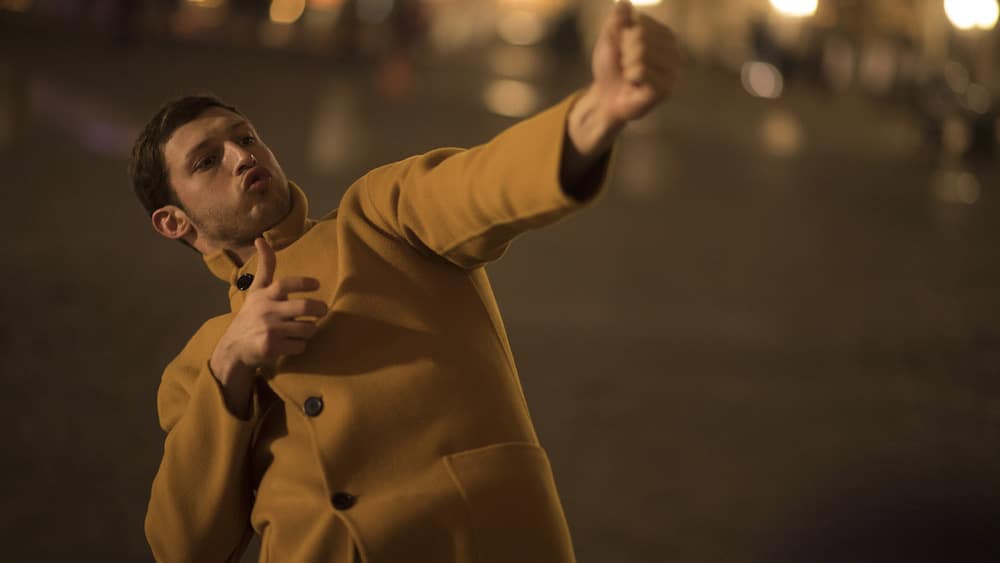 ByClaytonDavis's tweet photo. 2019 NEW YORK FILM FESTIVAL: When a storyteller opts to ignore all presumed conventions about their movie, it's a very compelling thing to witness. That can lead to greatness, a train-wreck, or something in between, but it rarely leads to boredom. #57thN https://t.co/HOWqIzm84u https://t.co/u7SxR0eoiU