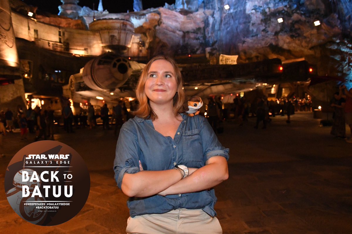 pharmd23's tweet image. Someone please take Nugget and me #backtobatuu #Sweepstakes #GalaxysEdge