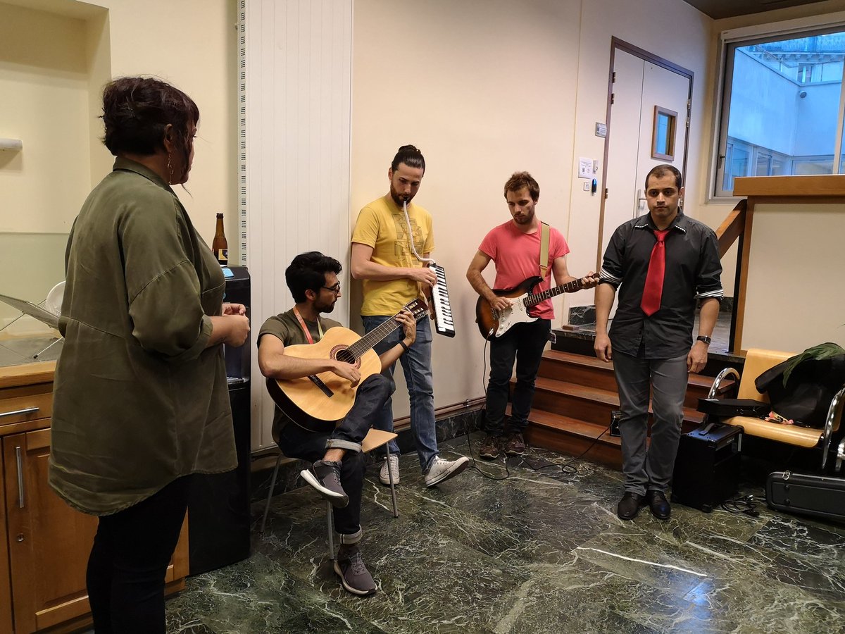 The SPIBENS rentrée started today with the SPIBENS band 627  performing the first happy hour after the holidays