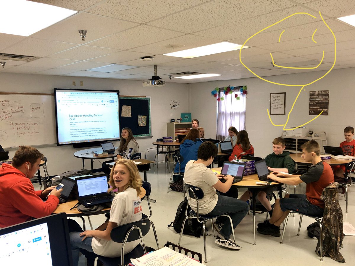 MiddletonHCHS's tweet photo. I don’t always tweet, but when I do, it’s to brag on students who say, “I made a graphic organizer for the articles—would anyone like me to share?” #thanksparker #henrycoschools  #ewgrove #honengI https://t.co/rrj162JkAE