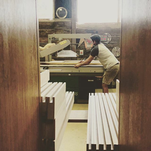 MethodFurniture's tweet photo. Joe ripping up Tulipwood on the saw 
#insidemethod #handmadeinbrighton #joe #altendorf #altendorff45 #tulipwood #brightoncabinetry #brightonhandmade #cabinetdoors #oakveneer #workshop #woodworkshop https://t.co/4yU3E83FbH https://t.co/fCn7BWxv3m