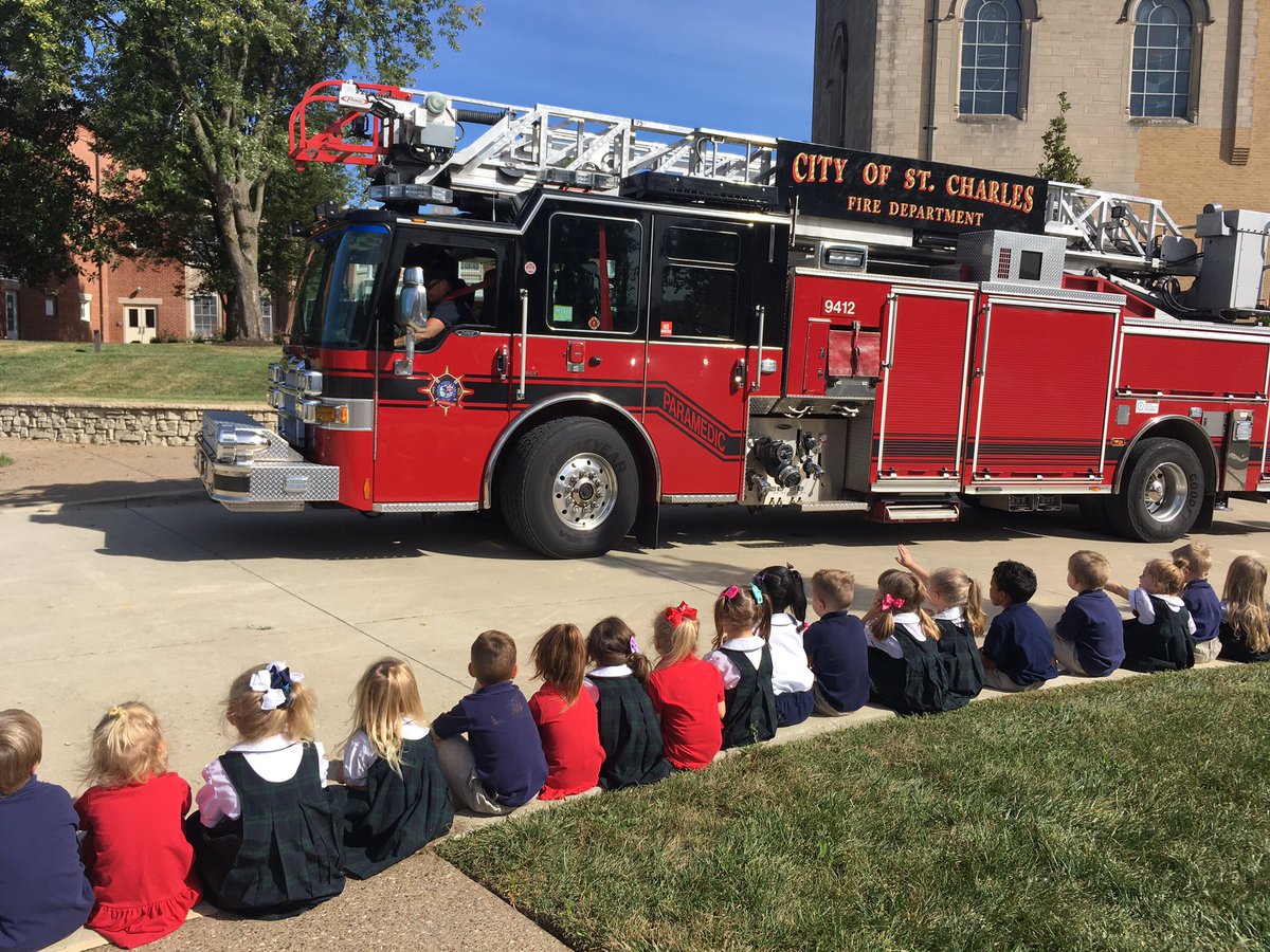 AcademyPreK's tweet photo. We had a fun morning learning about what it takes to be a firefighter and all about fire safety! Thank you @StCFire ! @ash1818 https://t.co/8JJqTrvVj0