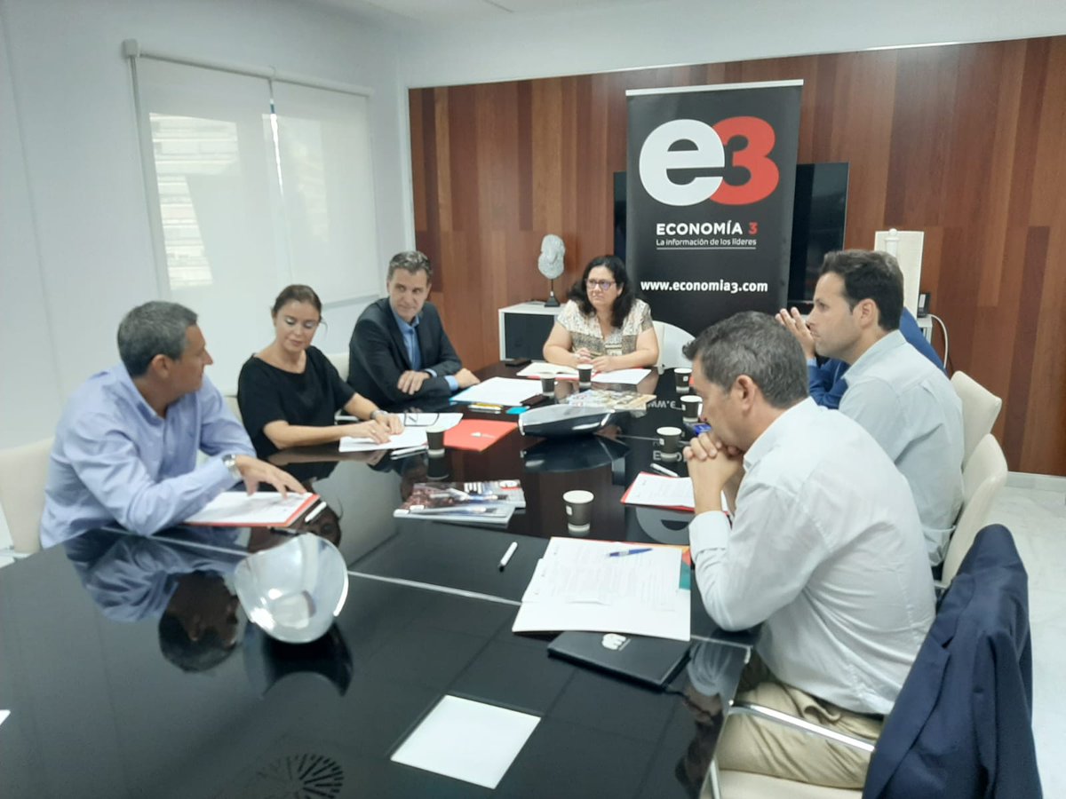 Hoy en los Desayunos de @economia_3 hablando sobre 'Experiencia de cliente'  con Gustavo Valbuena de <a href="/actiu/">Actiu</a>, Pedro García de <a href="/VIVOODhotels/">VIVOOD Hotels</a>, Sara Muñoz de <a href="/SuavinexSpain/">Suavinex Spain</a>, Ignacio López de Zamora de <a href="/WeAreSmall/">WeAreSmall</a>, David Rueda de <a href="/Improven/">Improven - Somos Resultoría®</a> y Antonio Galiano de <a href="/ECIndiscreto/">El ClienteIndiscreto</a>