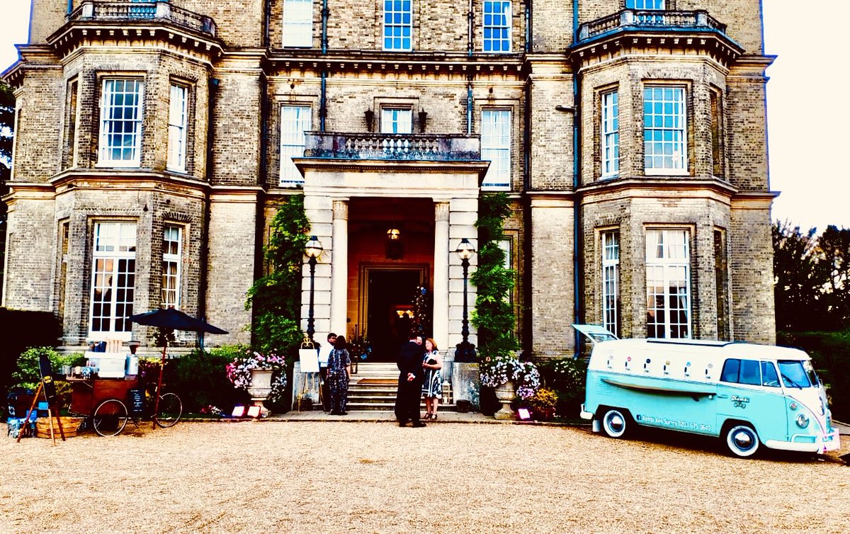 Great bar for your Sussex wedding #kombikeg #weddingday #weddinginspiration